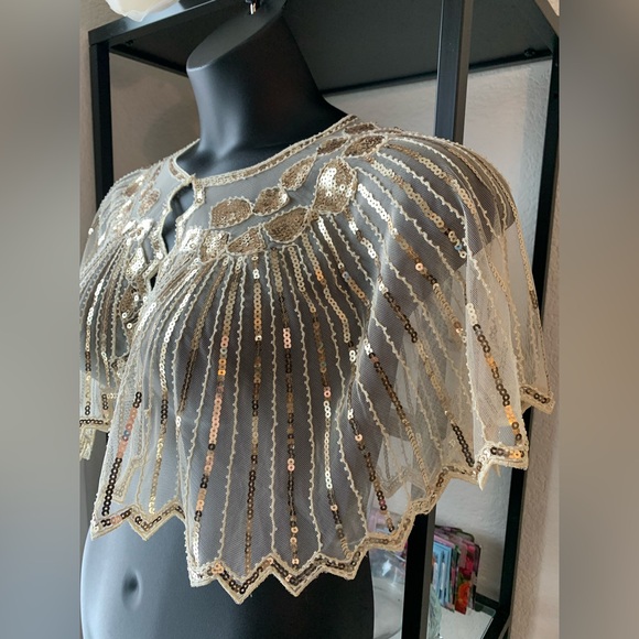 Elegant Gold and Silver Sequin Capelet Short Cape Shawl Art Deco 1920s EUC - Picture 5 of 12